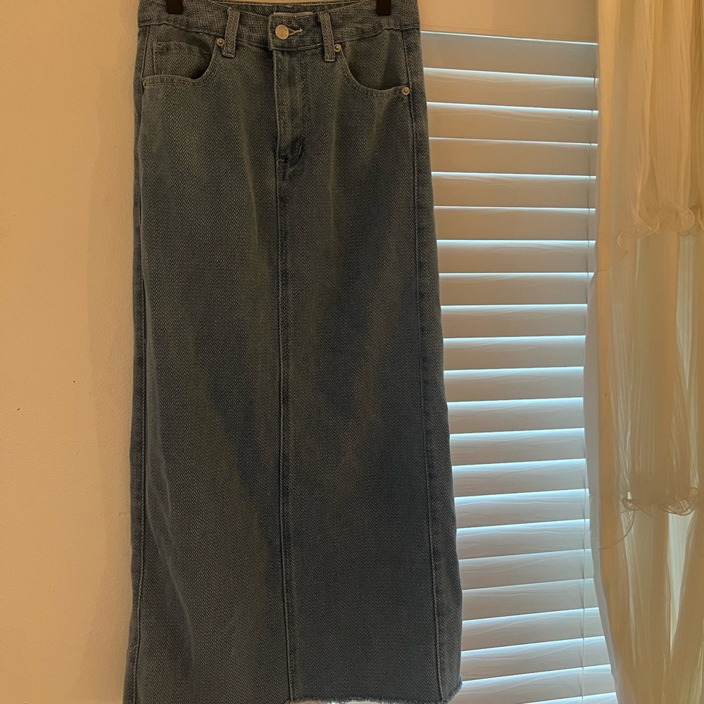 Forever 21 Textured Denim Skirt with slit in back